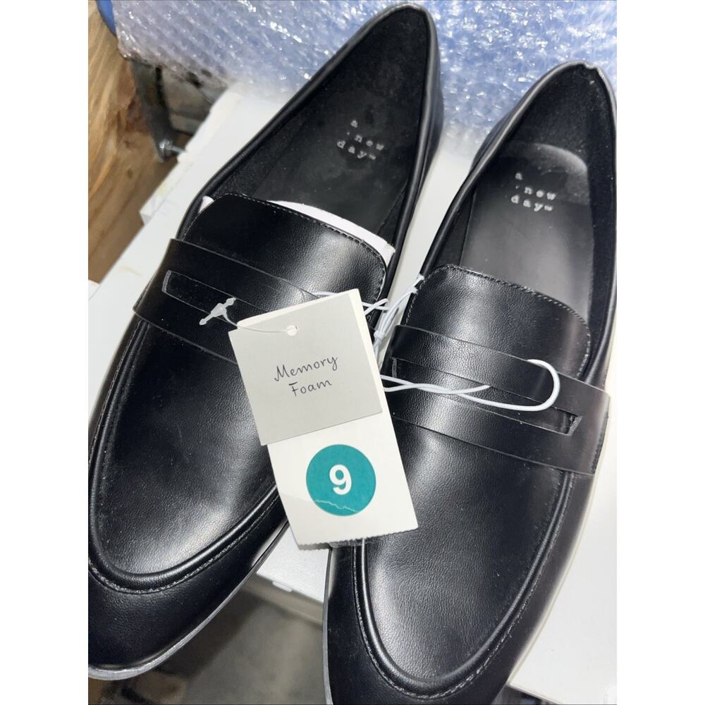 Women's Memory Foam Cloves Flats Black- a new day Size 9 - Picture 2 of 11